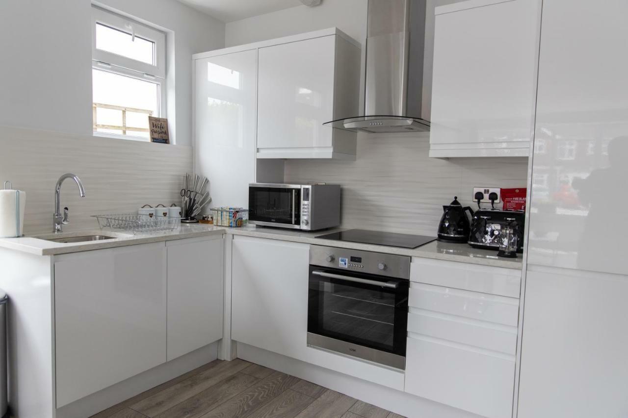 London Northwick Park Serviced Apartments By Riis Property Harrow Exterior foto